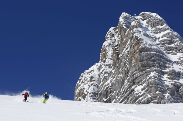 Dachstein- Gletscher startet Skibetrieb