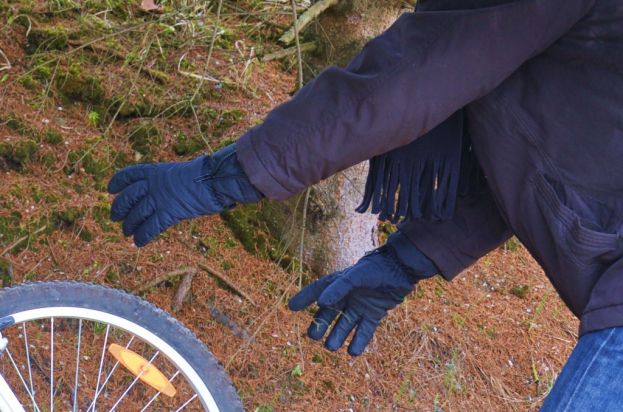 Sexunhold belästigte Radfahrerinnen