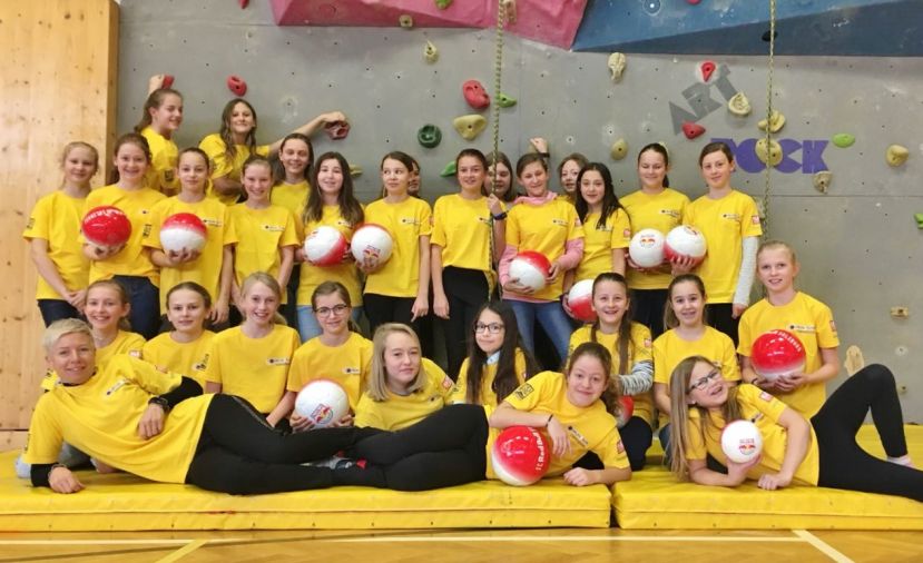 SchülerInnen des Stiftsgymnasiums Admont bekommen „Gelbes Trikot“ verliehen