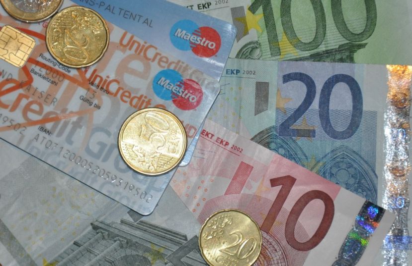 Hat Helferin Pensionistin bestohlen?