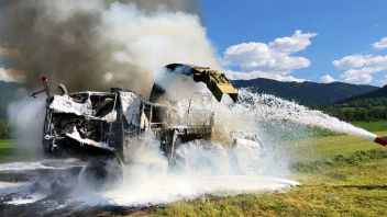 Vollbrand einer Landwirtschaftsmaschine