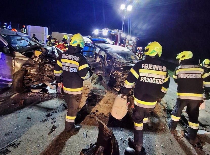 Schwerer Verkehrsunfall auf der B320