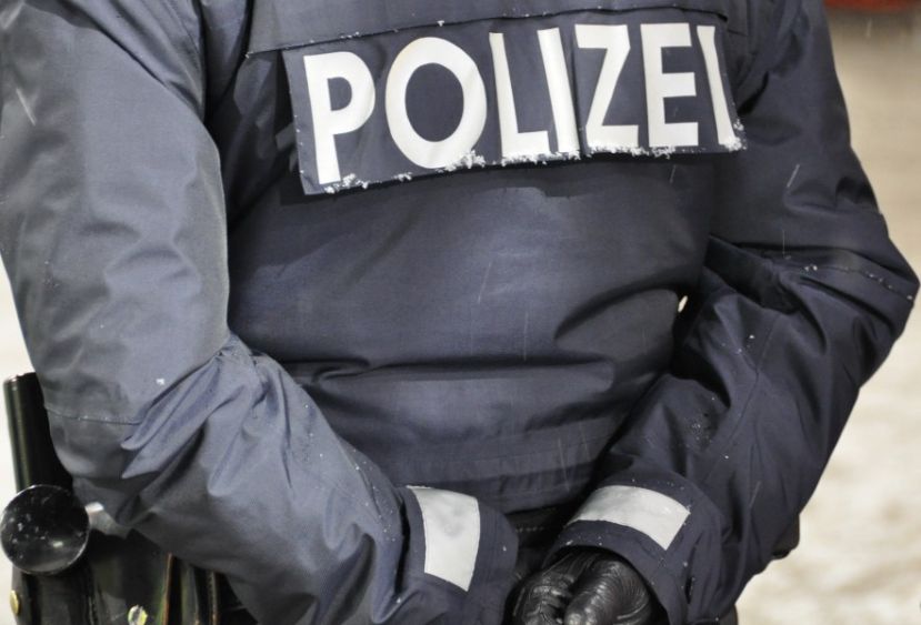 Polizei fahndet nach Fahrzeuglenker