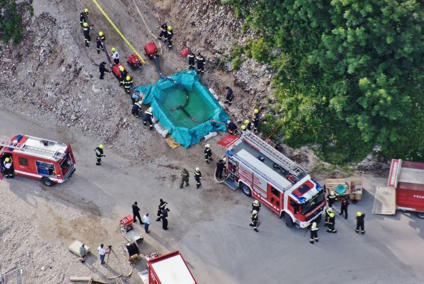 Baumaschine am Loser brennt