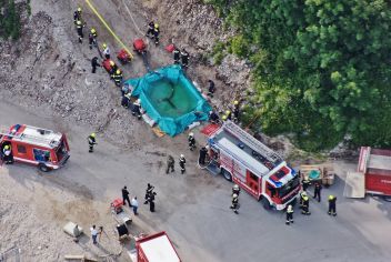 Baumaschine am Loser brennt