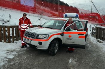Land Rover unterstützt Rotes Kreuz