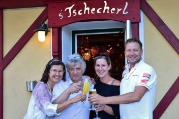 Eröffnung im neuen s`Tschecherl in Admont
