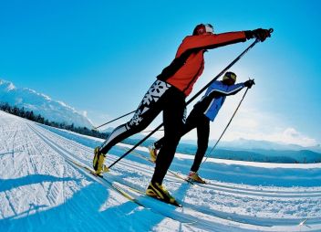 Langläufer kommen gerne ins Salzkammergut. Herrliche Landschaften und bestgespurte Loipen sind die idealen Voraussetzungen für diesen naturnahen Sport.