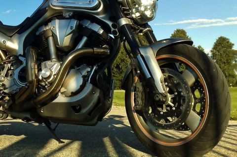 Motorradlenker schwer verletzt