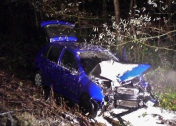 Verkehrsunfall mit Fahrzeugbrand auf der B320