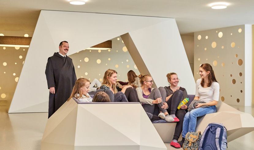 Das Stiftsgymnasium öffnet seine Türen