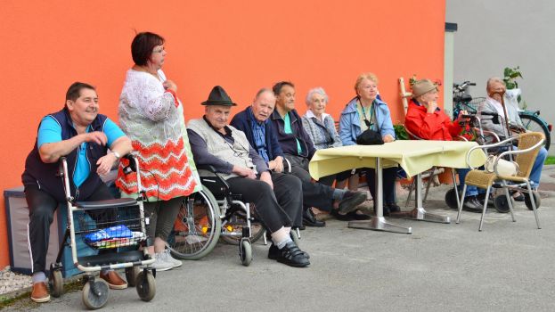 Besuche in Pflegeheimen wieder möglich