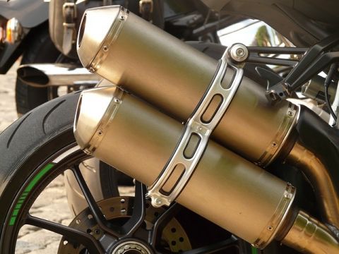 Zwei Biker schwer verletzt