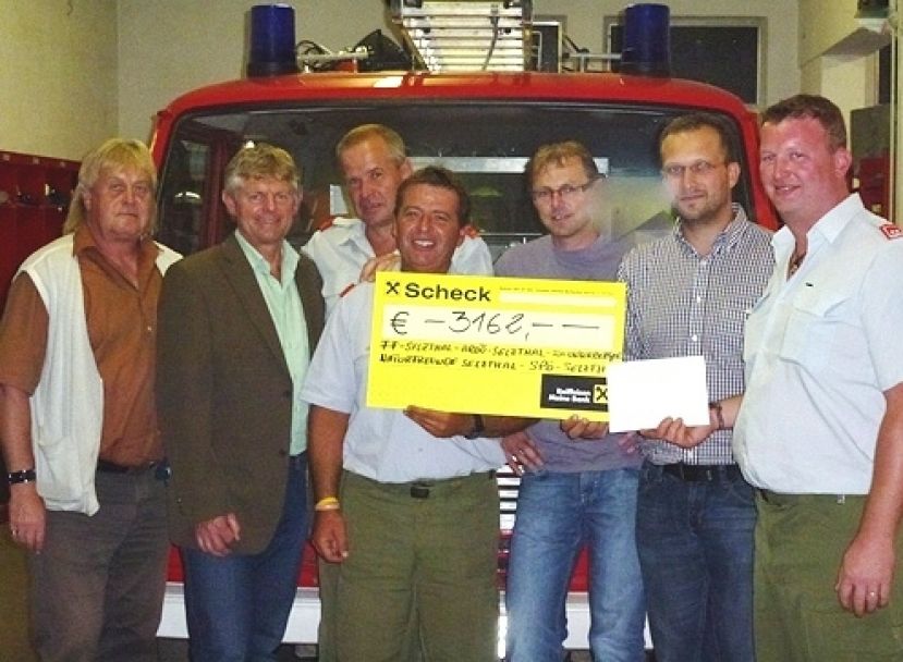 Bgm. Alois Eckmann (SPÖ) , KDO der FF-Selzthal, Hermann Möse (ARBÖ) und Christian Tiefenbacher (Naturfreunde)