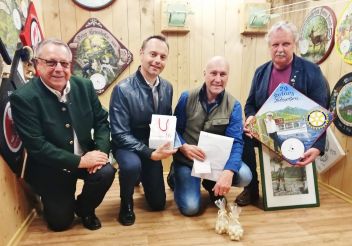 Gastgeber Wolfgang Köberl, Vorjahressieger Johannes Lackner, Gewinner auf der Wertungsscheibe Christian Wohlmuther und Gewinner auf der Gedenkscheibe Reinhard Grick.
