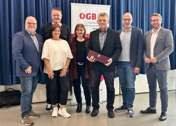 VS Thomas Rinaldi, Bundesarbeiterkammer Präsidentin Renate Anderl, NR und RS Mario Lindner, RS Heike Ebner, VS Johann Kaiser, Landesgeschäftsführer Wolfang Waxenegger und RS Marcel Skerget