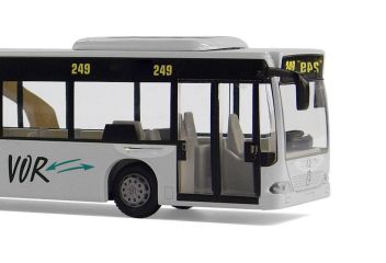 Linienbus von Fahrbahn abgekommen