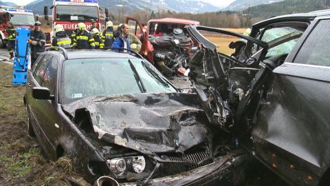 Verkehrsunfall mit 11 schwer Verletzten