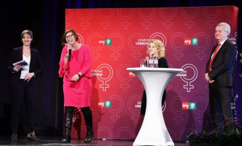 Vorwärts und nicht zurück