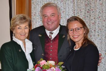 Ruth Feldgrill-Zankel mit Landeshauptmann Hermann Schützenhöfer und Beatrix Karl