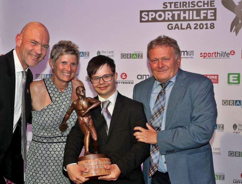 Special-Olympics-Präsident Jürgen Winter, Barbara Muhr (Holding Graz), Valentin Höber und Wolfgang Malik (Holding Graz)