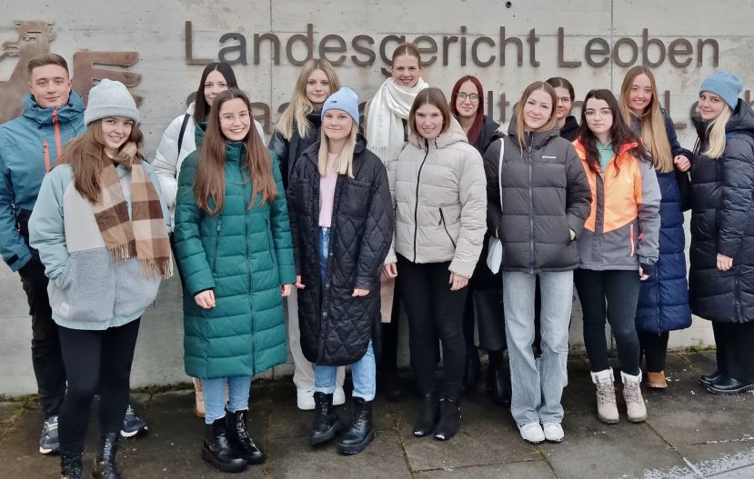 Mit Spannung erwarteten die Maturanten der HLWplus Bad Aussee die Prozesse
