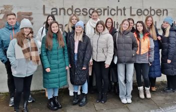 Mit Spannung erwarteten die Maturanten der HLWplus Bad Aussee die Prozesse