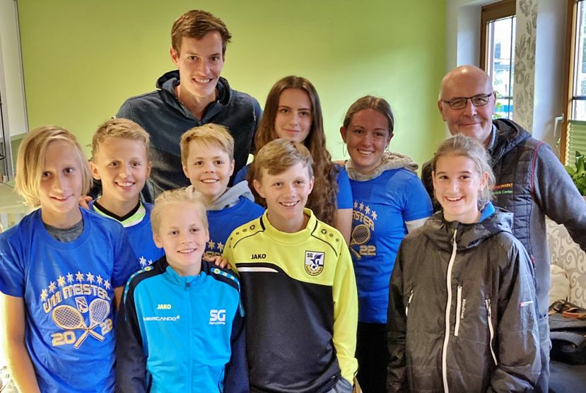 Erfolgreiche Irdninger Tennisjugend mit Gregor Köberl und Christian Ruhdorfer