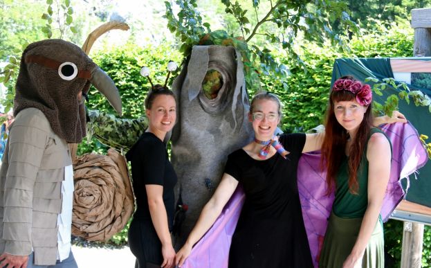 Die Darsteller des Theaterstücks „Fluffi, Fanni &amp; ihre Freund:innen im Gesäuse“ – Benjamin Mader-Bock, Miriam Meschede, Martin Hartmann, Fabienne Palm und Franziska Maier