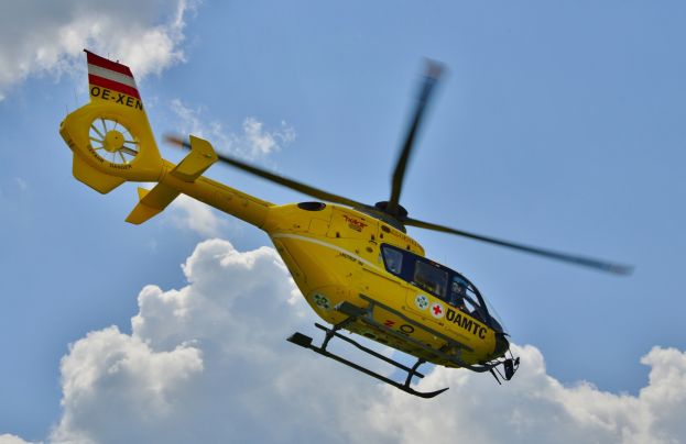 Motorrad prallt gegen Pkw in Öblarn