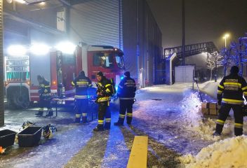 Brandeinsatz im Industriegebiet