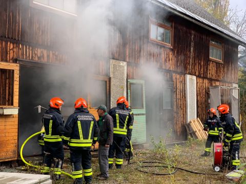 Lagerhallenbrand im Gröbminger Ortszentrum