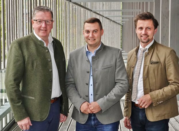 LK-Präsident Andreas Steinegger, der neue Obmann David Tischler und der scheidende Obmann Bernd Brodtrager