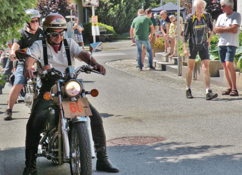 Dorffest mit Motorrad Grand-Prix