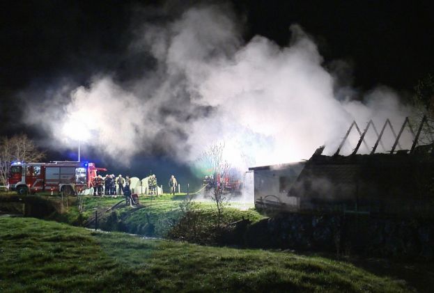 Gebäudebrand in Lengdorf