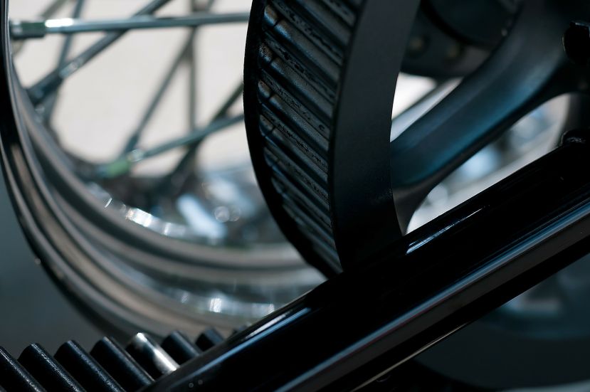 Motorrad prallte gegen Pkw