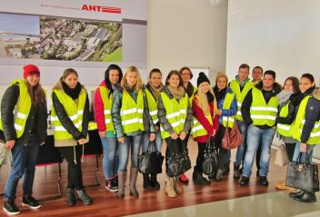 AHT-Exkursion, Prof. Mayerl-Matl mit der 2. Handelsschule Liezen