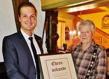 Bgm. Thomas Reingruber mit Ewald Fischbacher