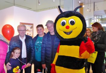 Sumsi bedankt sich im Schloss Trautenfels
