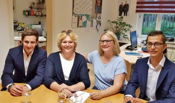 JVP-Landesobmann Lukas Schnitzer, NAbg. Barbara Krenn, NAbg. Martina Kaufmann und JVP-Bezirksobmann Viktor Gugganig