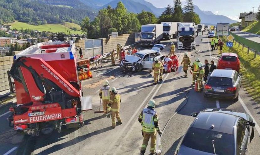 Tödlicher Verkehrsunfall auf der B320