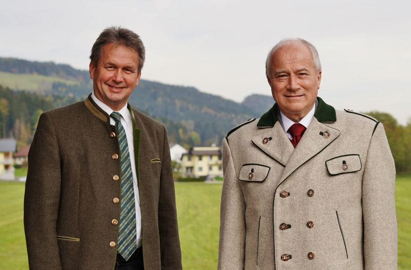 Landwirtschaftskammerpräsident und Präsident des Österreichischen Biomasse-Verbandes Franz Titschenbacher mit Nachhaltigkeitslandesrat Hans Seitinger 
