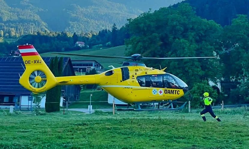 Personenrettung über Drehleiter erfolgreich