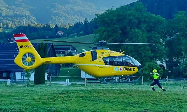Personenrettung über Drehleiter erfolgreich