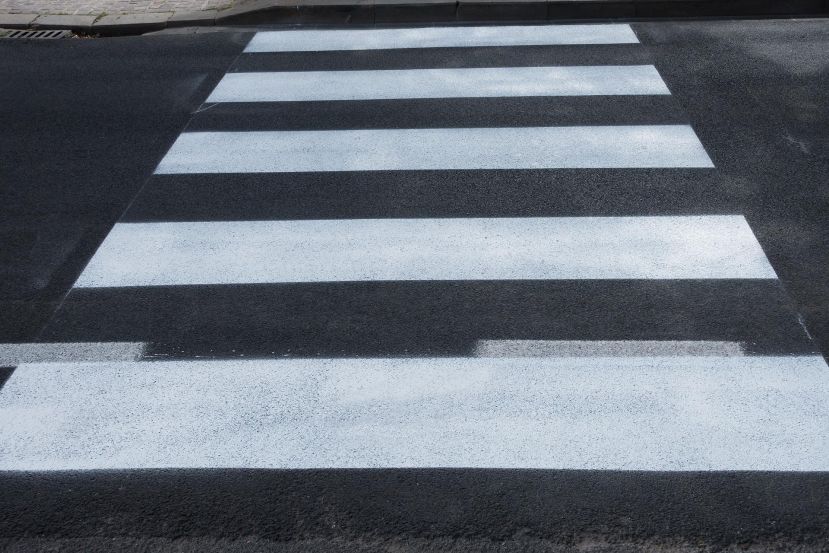 Fußgänger auf Schutzweg verletzt