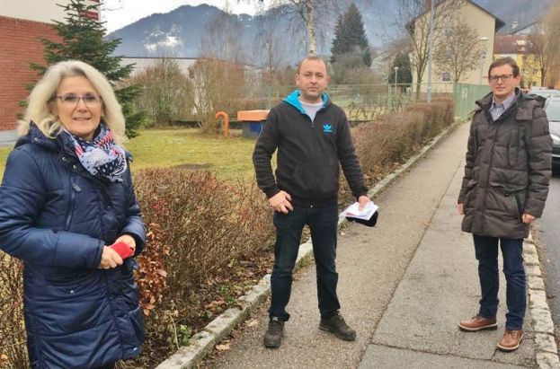 Frau Bürgermeisterin Roswitha Glashüttner, Predrag Gavric vom kroatischen Heimatverein und SPÖ Finanzreferenz Albert Krug