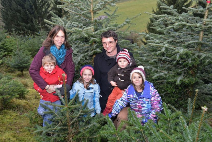 Mama Arnika Haidl, Luis, Franziska, Ferdinand und Klara, Papa Harald.