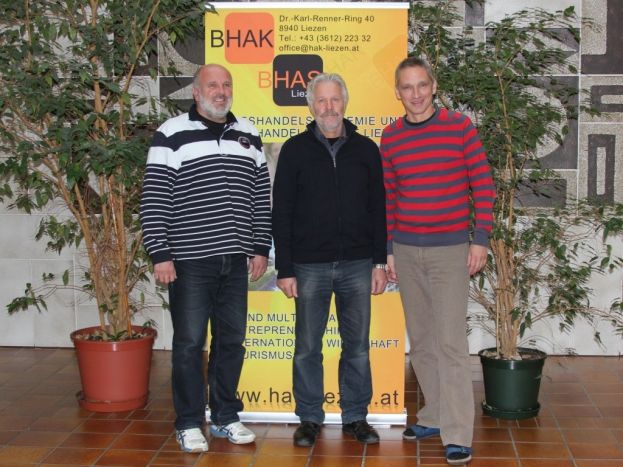 Foto v.l.n.r.: Gruppeninspektor Karl Gaibinger, Kontrollinspektor Walter Schwab, Mag. Helmut Czadilek