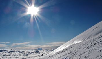 Auf Schneefeld ausgerutscht und verletzt