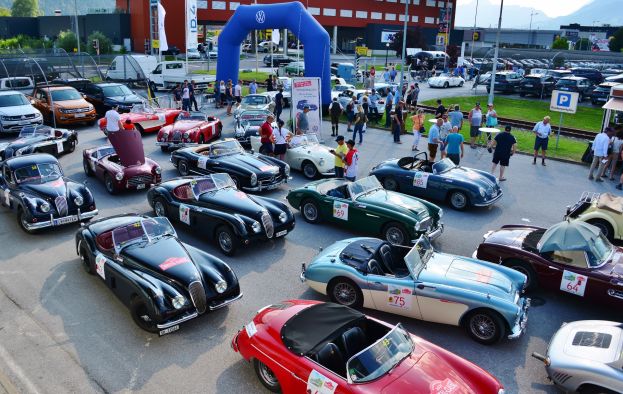Das Ennstal-Classic Feld bei VW-Laimer in Liezen.